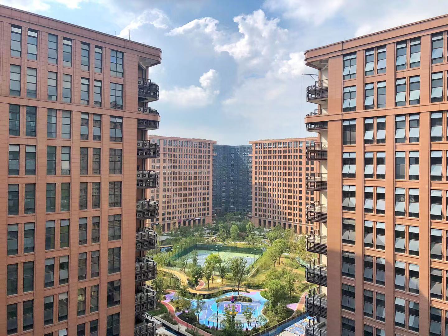 八方城小区实景 3