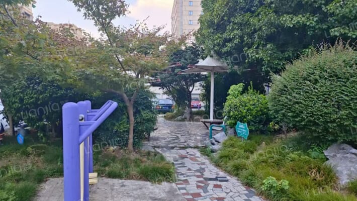 新世纪商住楼外景图