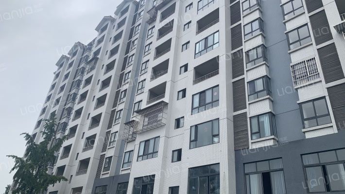 水岸明珠外景图