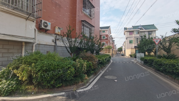 黎明路97号外景图