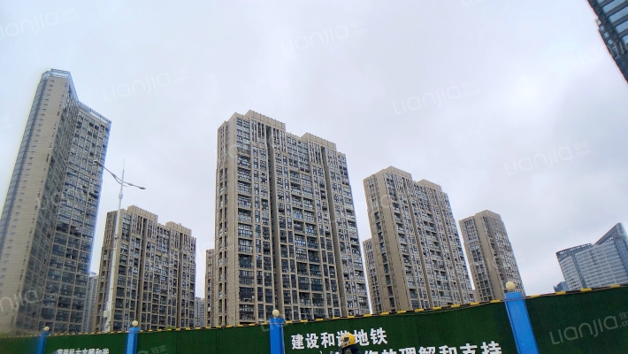 半岛国际外景图