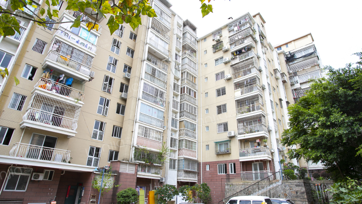 东岳公寓外景图