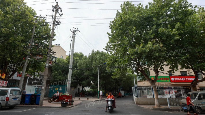 监管局住宅楼外景图