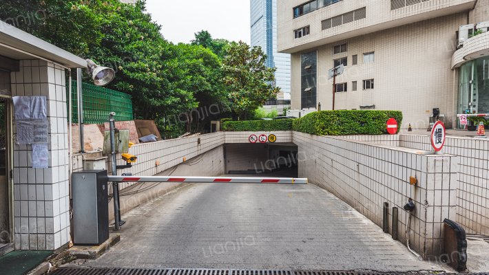 新世纪广场外景图