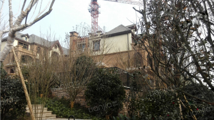 金鹏湖滨香山外景图