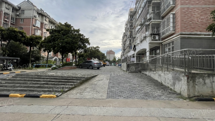 摄山星城观梅苑外景图