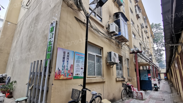 百货公司宿舍外景图