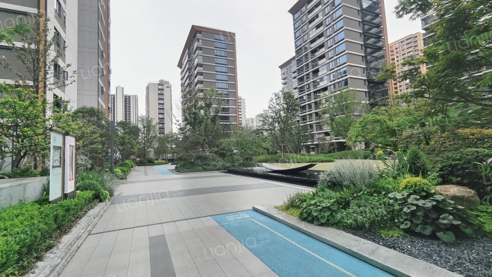 和颂春风里外景图