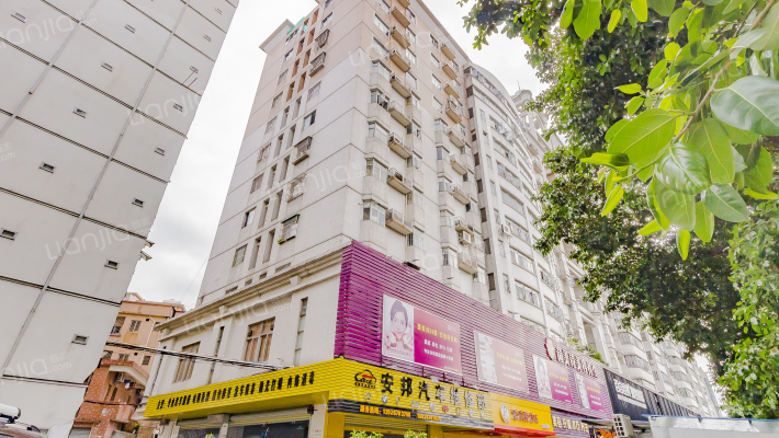 青云大厦外景图