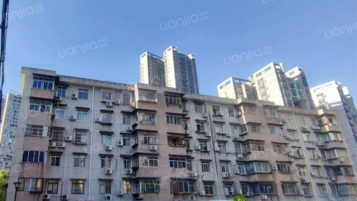 华师一初中部家属区外景图