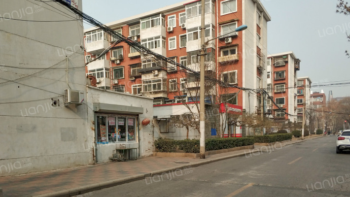 东江南里外景图