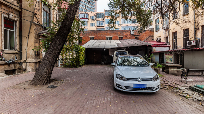 经纬头道街外景图