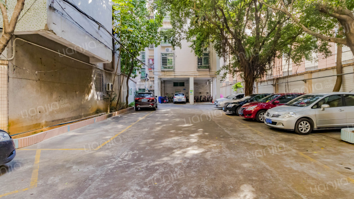 翡翠小区外景图