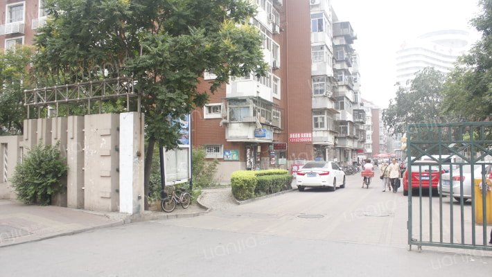 荣迁西里外景图