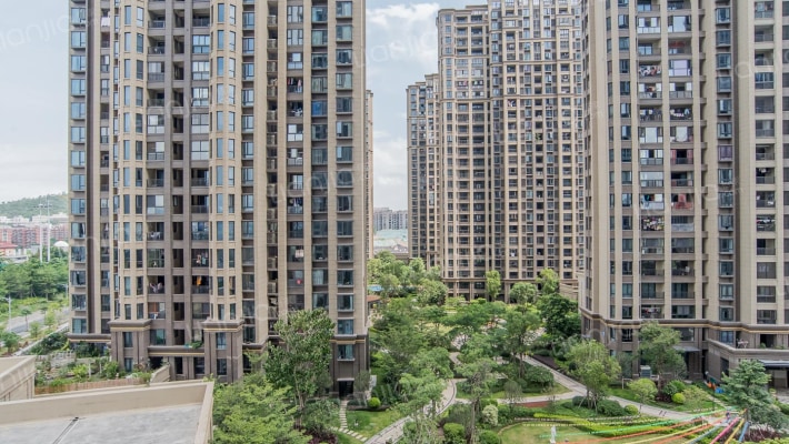 建发中央天成外景图