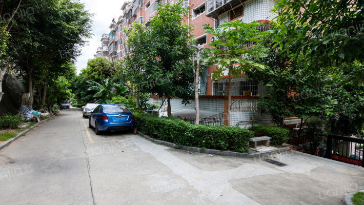 嘉诚花园外景图