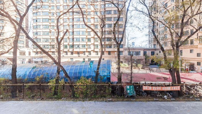 公交家园外景图