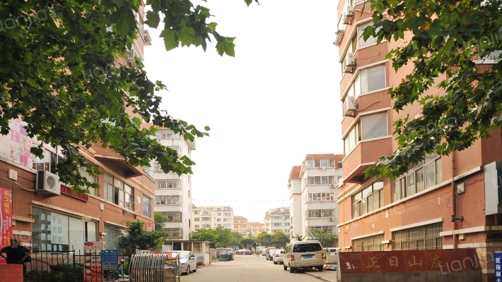 正日山庄外景图