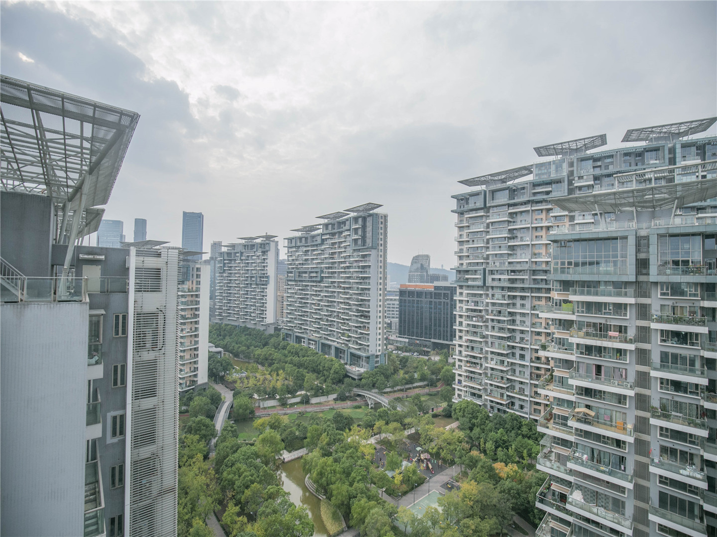 君临天下小区实景 5