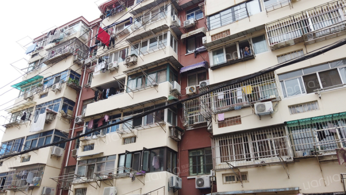 能仁里三村外景图