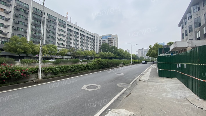 老法院宿舍外景图