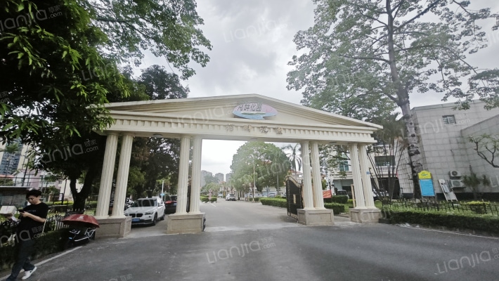 河畔花园外景图