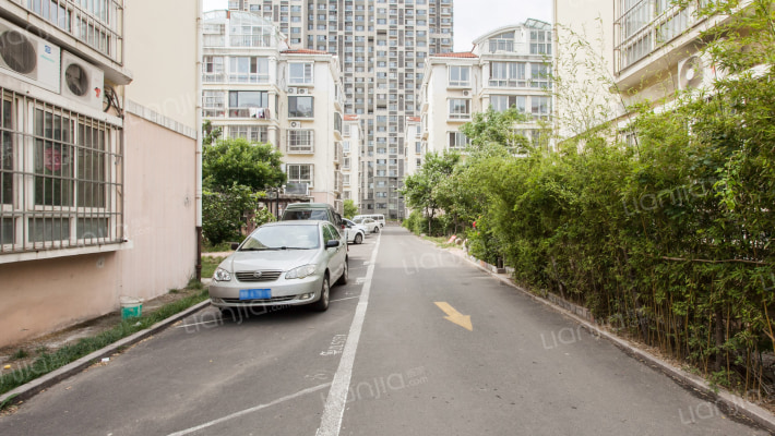 海逸山景外景图