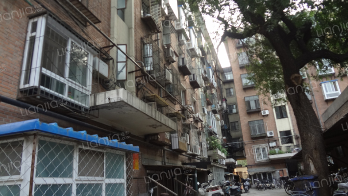 朗家胡同13号院外景图