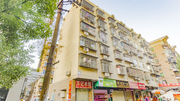 探矿小区外景图