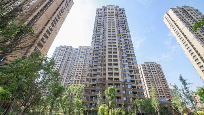 上峰景城外景图