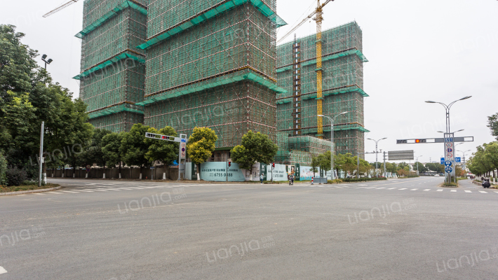 有伴生活广场外景图