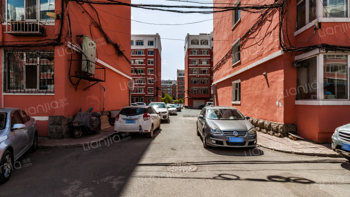 蓝天花园外景图