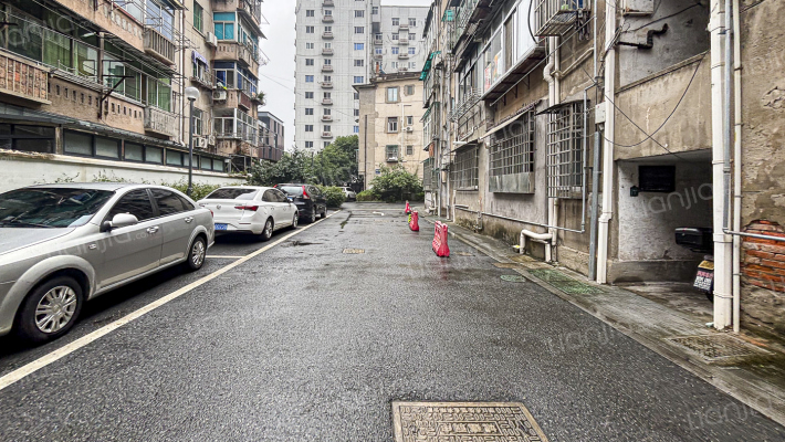 镬子山社区邑祖庙弄外景图