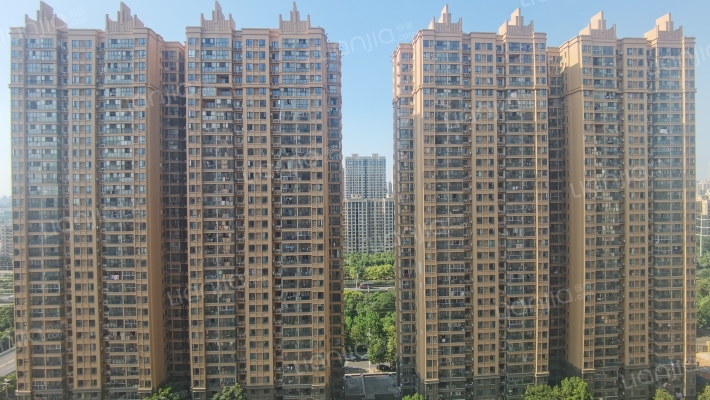 名湖豪庭外景图