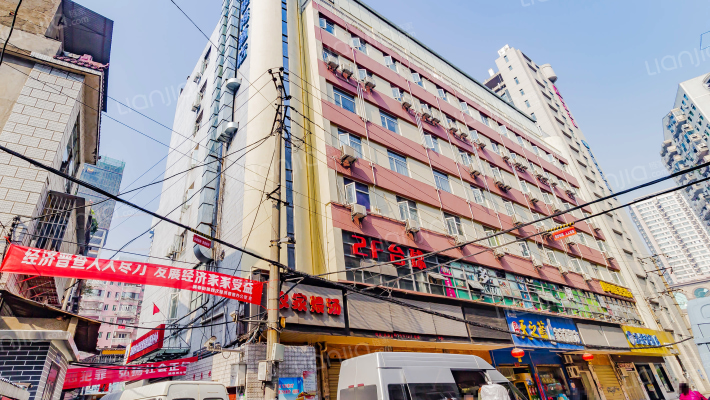 满春花园外景图