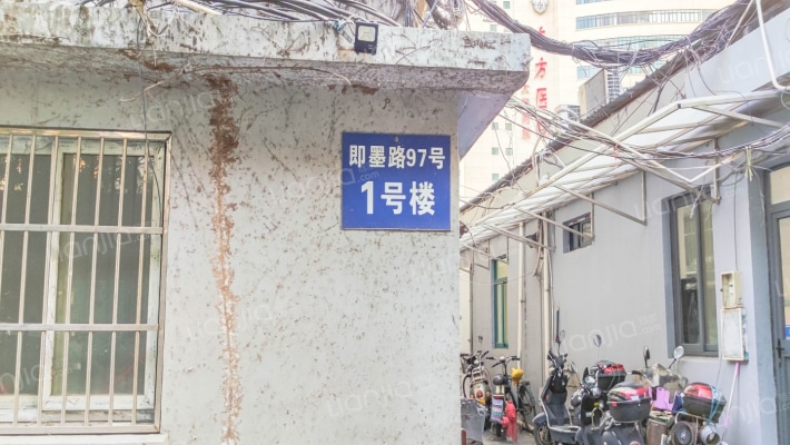 上船大楼外景图