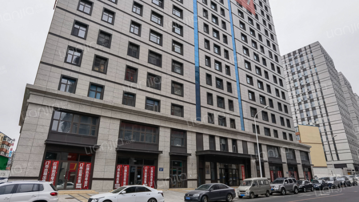 中东红街外景图