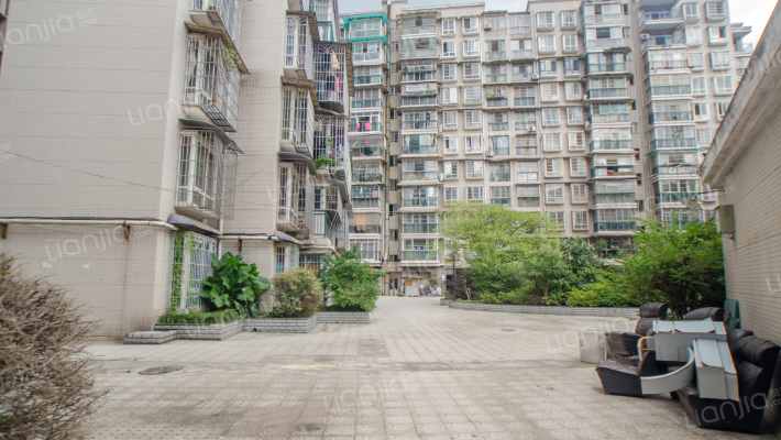 卓越金商地带小区外景图