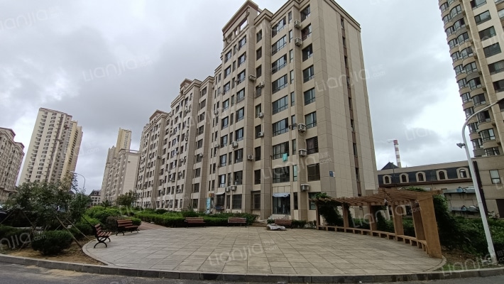 港湾观海外景图