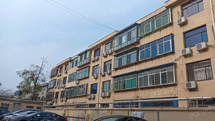 技校家属楼外景图