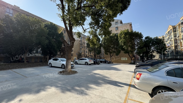 先锋公寓外景图