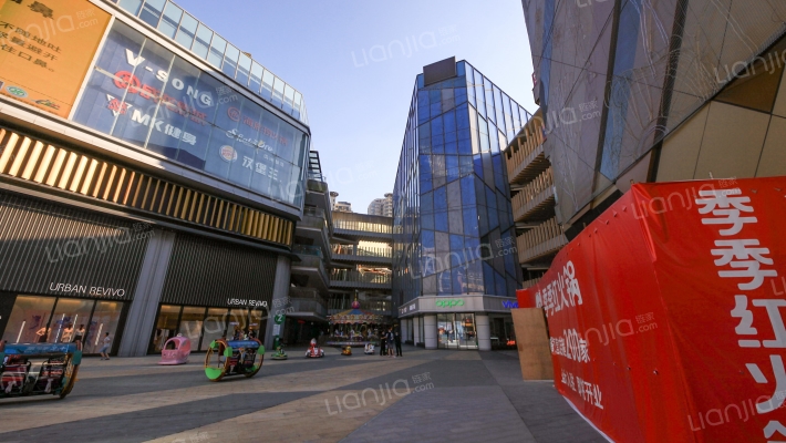 乐盈商业广场外景图