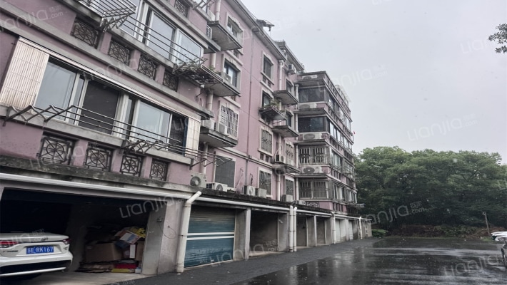 教师公寓外景图