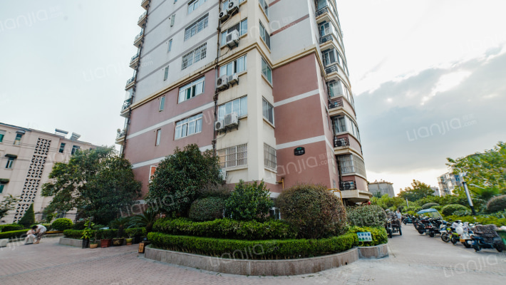 九华山庄外景图