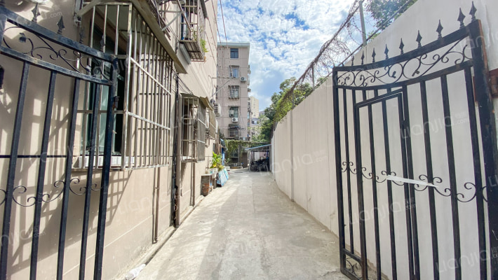 通阁路181号外景图