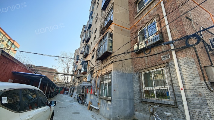 国防军工物资宿舍外景图