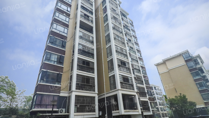 贤士嘉园小区外景图