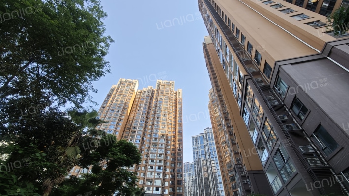 蜀南春郡外景图