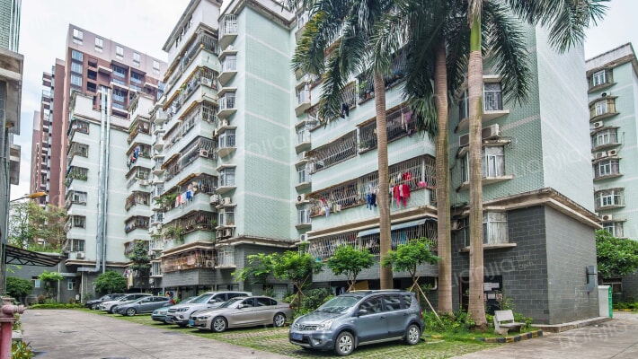 余岭山庄外景图