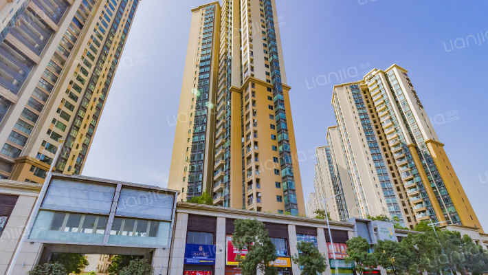 卓越蔚蓝城邦外景图